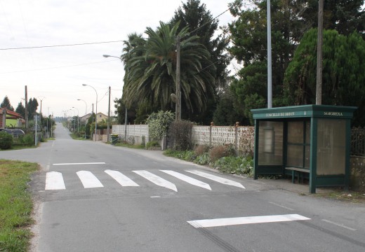 O Concello de Brión instala redutores de velocidade na parroquia de Bastavales