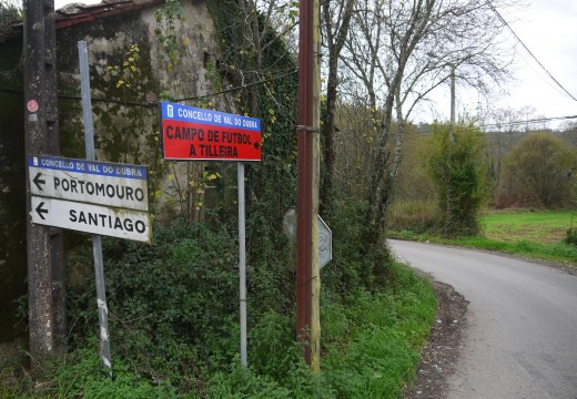 Val do Dubra reparará a estrada que une O Castro con Arnexo e a vía de acceso ao Pavillón e ao campo de fútbol da Tilleira