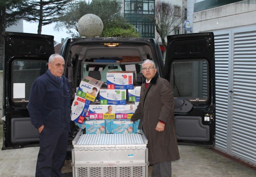 O PSOE de Ordes entrega 1.000 cueiros e 100 litros de leite enriquecida para nenos aos Servizos Sociais do Concello de Ordes