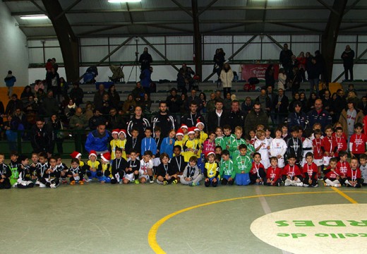 O Calasanz B álzase coa vitoria no Torneo de Fútbol 6 disputado no Concello de Ordes