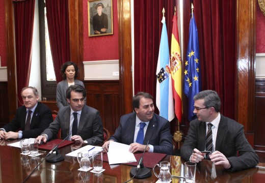 O alcalde asina coa Asociación Down Coruña o convenio para colaborar no financiamento do seu novo centro en Pedralonga