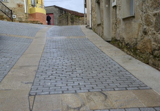 Conclúe a pavimentación do entorno de Cruceiro dos Remedios e o concello prepara xa a mellora doutras dúas vías desta zona