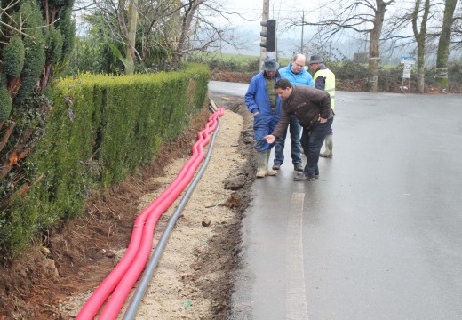 Comezan as obras da senda peonil que mellorará a seguridade viaria nos accesos ao tanatorio e á Casa do Concello de Frades