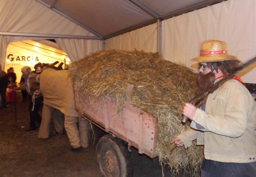 A veciñanza de Restande (Trazo) celebra a tradicional Festa da Corrida do Galo