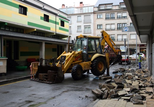 Ordes continúa na praza e na rúa do Mercado o seu plan de mellora da rede de abastecemento de auga