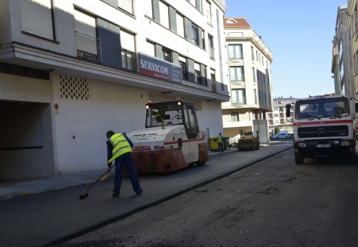 Pavimentación da rúa Abesadas en Riveira