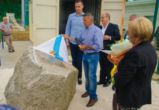 O fútbol carralés homenaxeou a Borja Rodríguez Ans