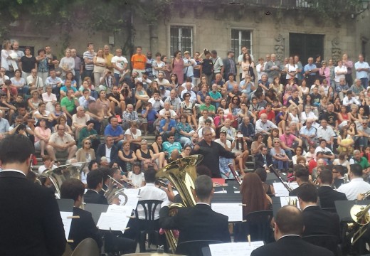 O ciclo “Música no Camiño” continúa achegando a música galega aos centos de peregrinos que chegan cada domingo a Compostela