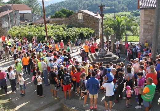 Preto de 300 persoas participaron no ‘Camiño do Mercado’, celebrado en Tállara