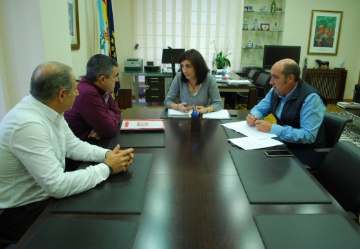 A conselleira do Medio Rural valorou co presidente de Ternera Gallega os datos históricos desta IXP en 2014 e as boas previsións para 2015