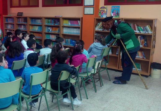 O Apalpador visita aos escolares de Fene