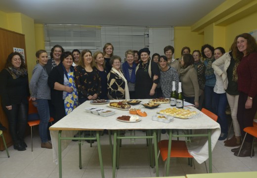 47 alumnas dos talleres de Arte Floral e Cociña de Nadal recibiron os seus diplomas