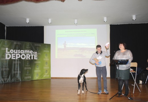 Lousame homenaxea ao atleta local Fernando Pérez Fernández “Dete”, campión de España de Canicross e campión galego de Bikejoring