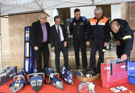 A Xunta fai  entrega dun equipo de excarceración para rescate á Agrupación de Voluntarios de Protección Civil de Arteixo