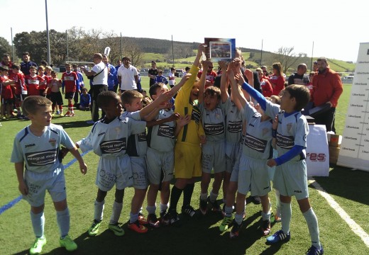 O Concello de Oroso felicita aos benxamíns do Xuventude Oroso, campións do Isla Cup 2016