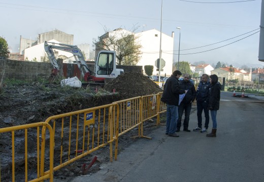 O Concello de Ordes inicia as obras para dotar de beirarrúas á rúa Reverencia  na súa totalidade