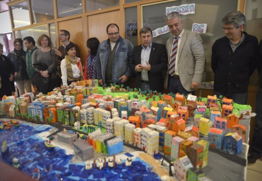 Valentín García inaugura en Ribeira a Feira da Educación 2016