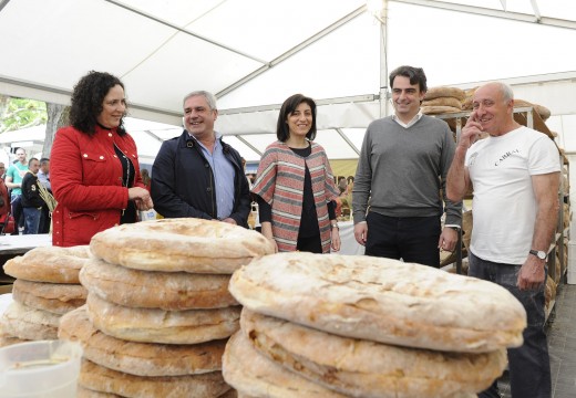 Ángeles Vázquez enxalza o pan galego como un dos produtos de referencia do agro na nosa comunidade