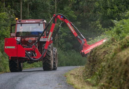 O Concello de San Sadurniño e Medio Rural suscriben un convenio a tres anos para a limpeza das pistas municipais