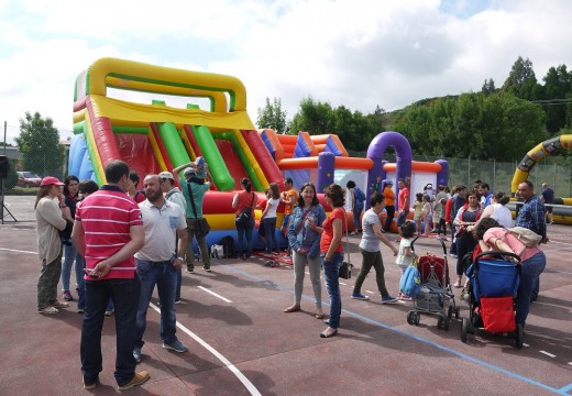 Os máis pequenos de Touro disfrutan da Festa do Neno