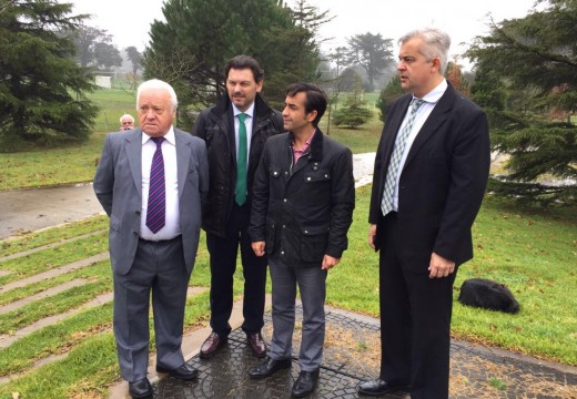 Rey Varela e Rodríguez Miranda comparten a gran celebración anual dos paisanos residentes en Mar del Plata, en cuxo Centro Galego asinaron un acordo para asistencia social e sanitaria no Centro de Día