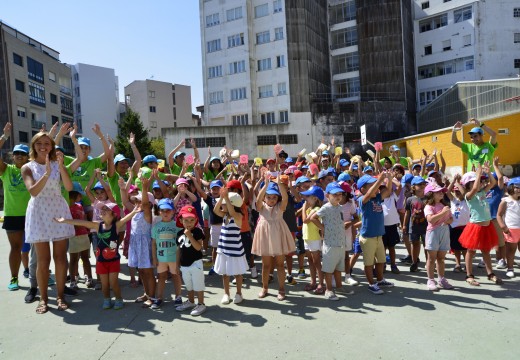 Despedida de mes nos obradoiros de conciliación do Verán Cultural de Riveira