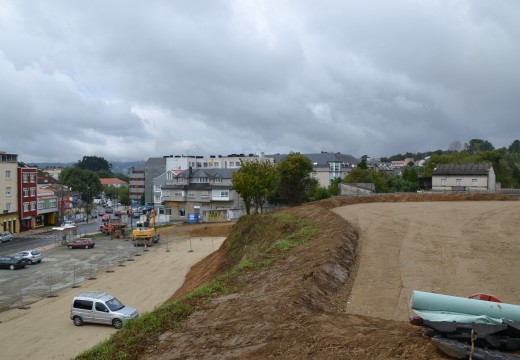 O novo aparcadoiro do centro de Cambre aumenta as súas prazas e poderá albergar a case 150 vehículos