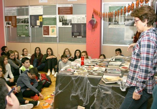 Lendas e supersticións para o alumnado do Maruxa Mallo na biblioteca de Ordes