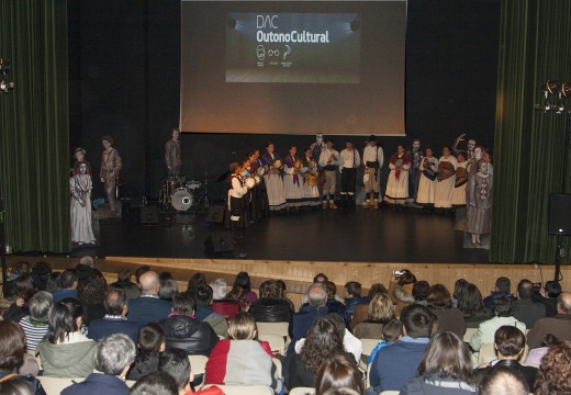 A Gala da Irmandade enche o auditorio de Ordes