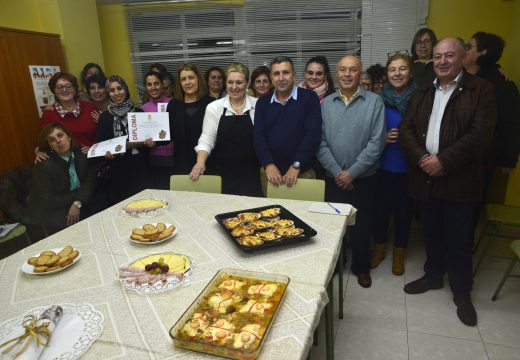 Entrega de diplomas no segundo taller de cociña de Nadal e no curso de arte floral