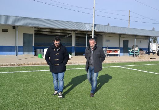 Avanzan as obras do campo de fútbol de Brexo Lema que rematarán o vindeiro mes