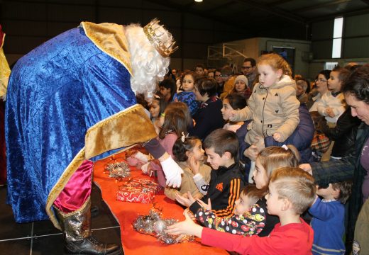 Máis de 400 persoas participaron na Cabalgata e Festival de Reis do Concello de Frades