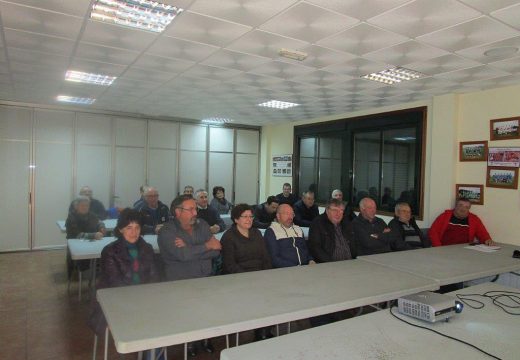 Comeza en Frades a segunda edición do Curso de Poda e Enxertos con 19 veciños e veciñas inscritos