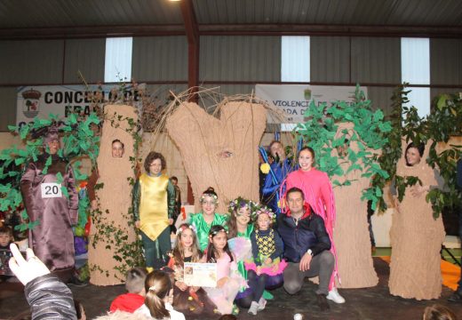 Dous grupos locais, “O bosque encantado” e “Discovery Frades”, gañan o Concurso de Disfraces do Concello de Frades