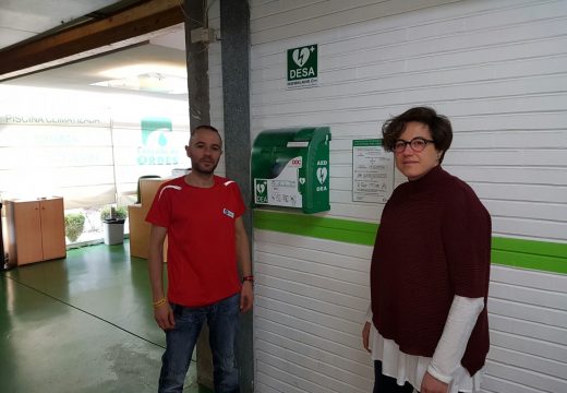 Novos desfibriladores nas instalacións deportivas de Ordes