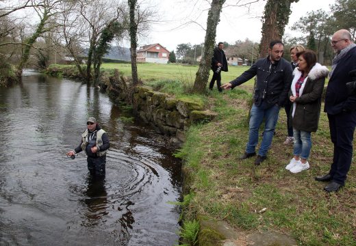 Mato Otero destaca que os pescadores son os primeiros coidadores da riqueza dos ríos ao respectar as normas da pesca fluvial