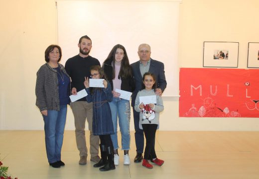 As orosás Mayte Silva e Leticia Blanco gañan a sétima edición do concurso de fotografía “Muller traballadora” do Concello de Oroso