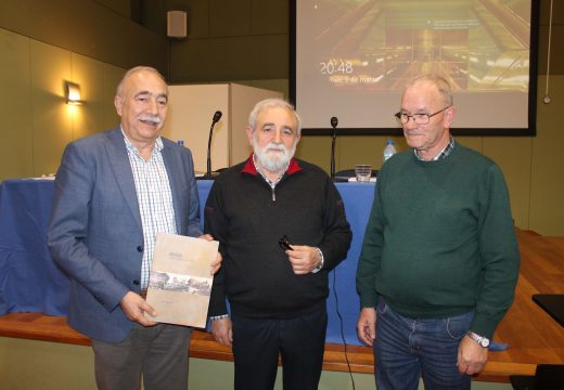 O Concello de Brión reparte entre todas as vivendas do municipio un exemplar do libro “Brión: historia, economía, cultura, arte”