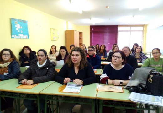 Trinta mulleres participan en riveira nun novo curso sobre dependencia e coidados