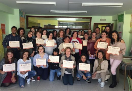 Clausurado o segundo curso sobre dependencia e coidados de Riveira