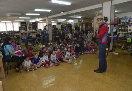 Éxito da dobre proposta do concello de Riveira para festexar o Día do Libro