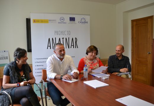 Cambre presenta o proxecto Anainar, que pretende a inserción laboral de medio centenar de mulleres en situación de vulnerabilidade