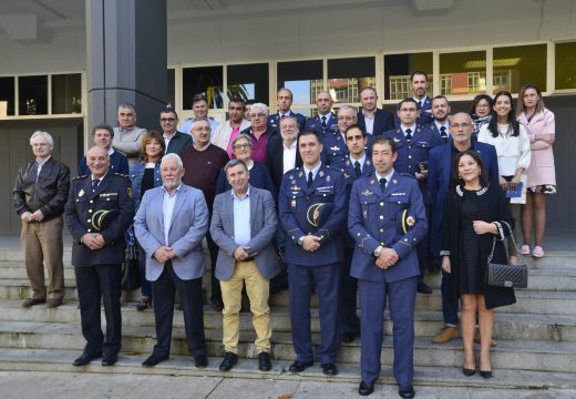 Unha exposición de fotografías na casa do concello de Riveira reflicte as tres décadas do EVA 10 na Serra do Barbanza