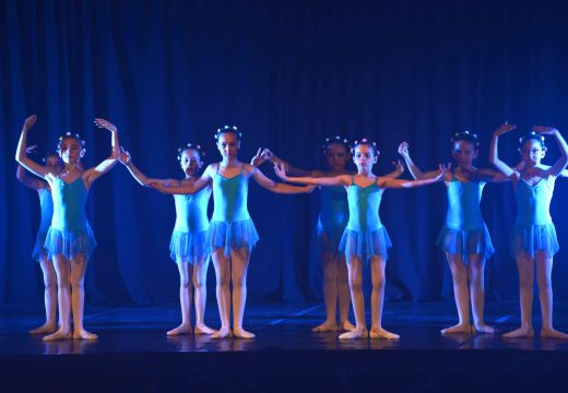 Asistencia multitudinaria ao Festival de Danza Clásica no Auditorio Municipal