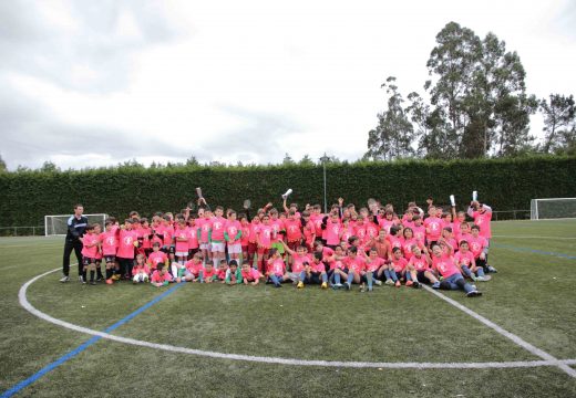 O campo de fútbol de Loxo acolle o próximo sábado o VIII Trofeo F-8 Alevín Concello de Touro y I Trefeo F-8 Prebenxamín Concello de Touro, no que participarán arredor de 100 nenos e nenas