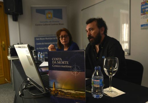 Interesante presentación no Centro Lustres Rivas do libro de Rafael Lema Mouzo “Costa da morte. Crónica marítima”