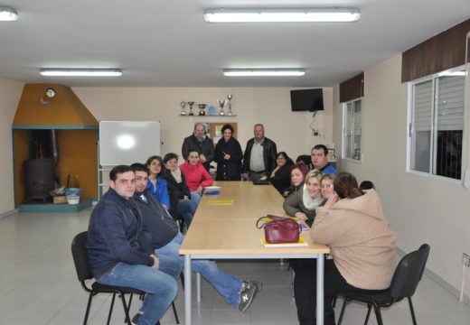 Os Concellos de Frades e Mesía inician un curso conxunto de preparación dos exames para obter o graduado en ESO