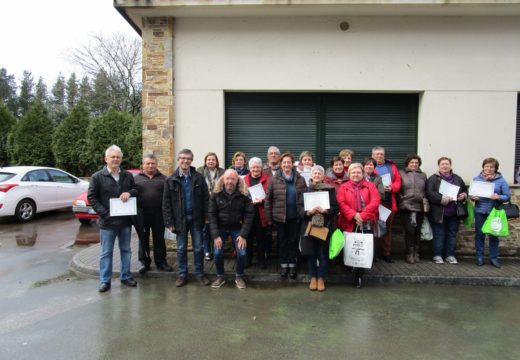 Un total de 26 veciños e veciñas de Frades participa no curso de introdución ás plantas aromáticas e medicinais