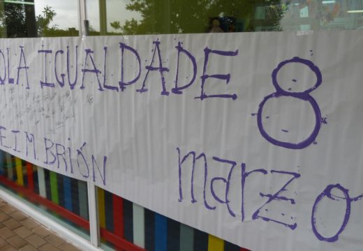 As traballadoras do Concello de Brión secundaron a folga do 8 de marzo e fixeron un paro entre as 12:00 e as 14:00 horas