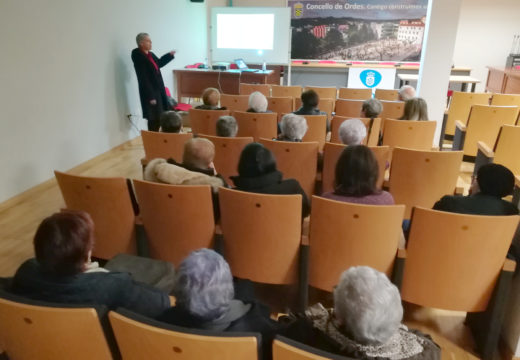 A atención social ás persoas enfermas, tema da última charla informativa da AECC